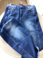 Load image into Gallery viewer, Balloon leg jeans
