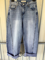 Load image into Gallery viewer, Jean coup barrel denims
