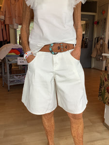 A line shorts