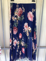 Load image into Gallery viewer, Flower print skirt
