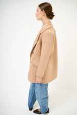 Load image into Gallery viewer, Structured coat
