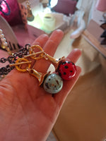 Load image into Gallery viewer, Campana  gold necklace
