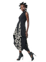 Load image into Gallery viewer, Sleeveless Black Dress with Embroidered Details
