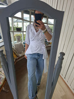 Load image into Gallery viewer, Oversized belted Shirt
