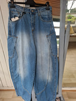 Load image into Gallery viewer, Just west Jeans
