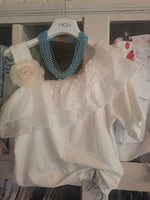 Load image into Gallery viewer, Cold shoulder flower top
