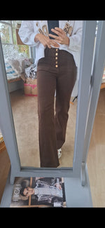 Load image into Gallery viewer, Free classic jeans
