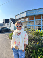 Load image into Gallery viewer, Flower cardi
